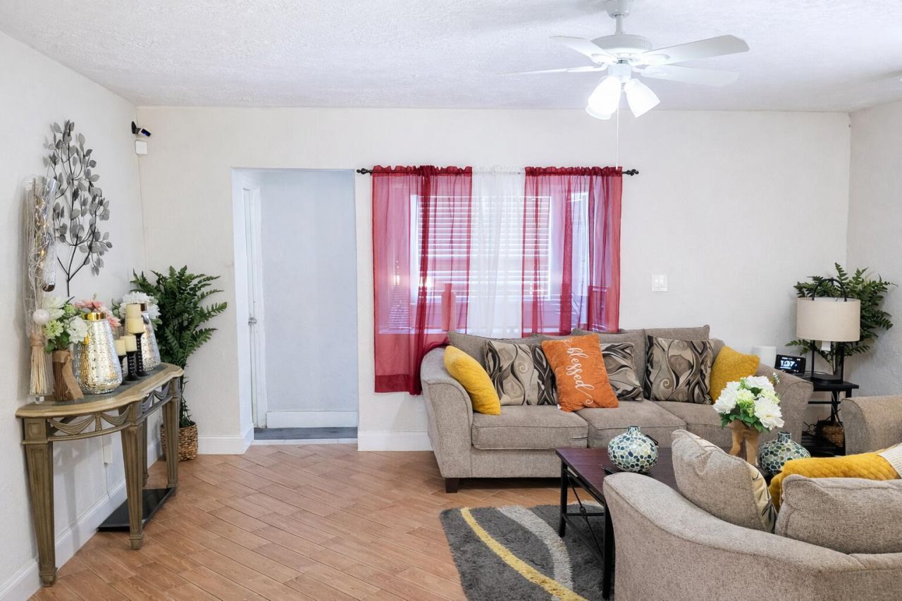 2330 NE 1st Avenue, Pompano Beach, FL 33060 Photo