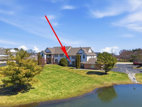811 Cheyenne Ave, Unit G, Grafton, WI 53024