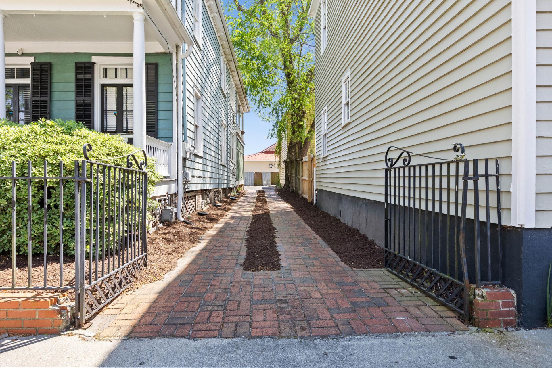 89 Columbus Street Photo 34