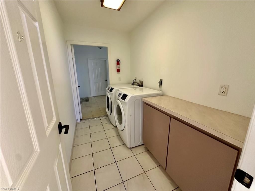 1922 SE 10th Pl , Cape Coral, FL 33990 Photo