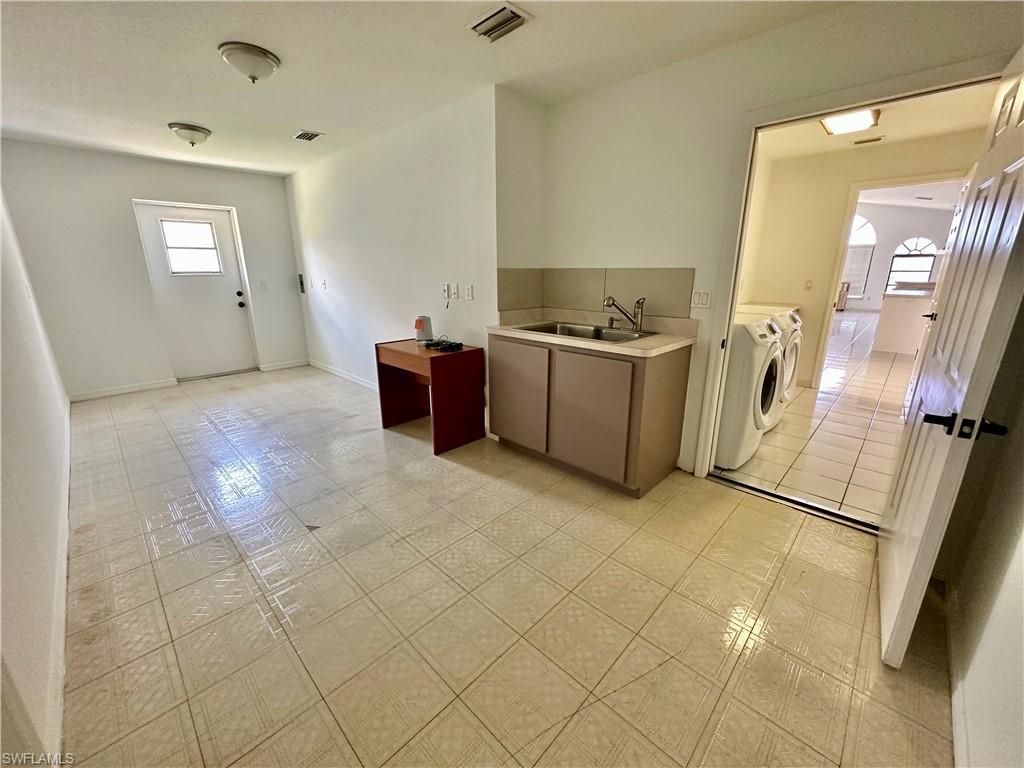 1922 SE 10th Pl , Cape Coral, FL 33990 Photo