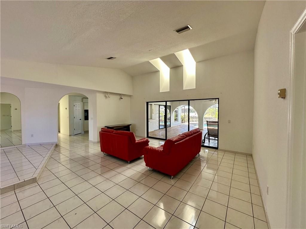 1922 SE 10th Pl , Cape Coral, FL 33990 Photo