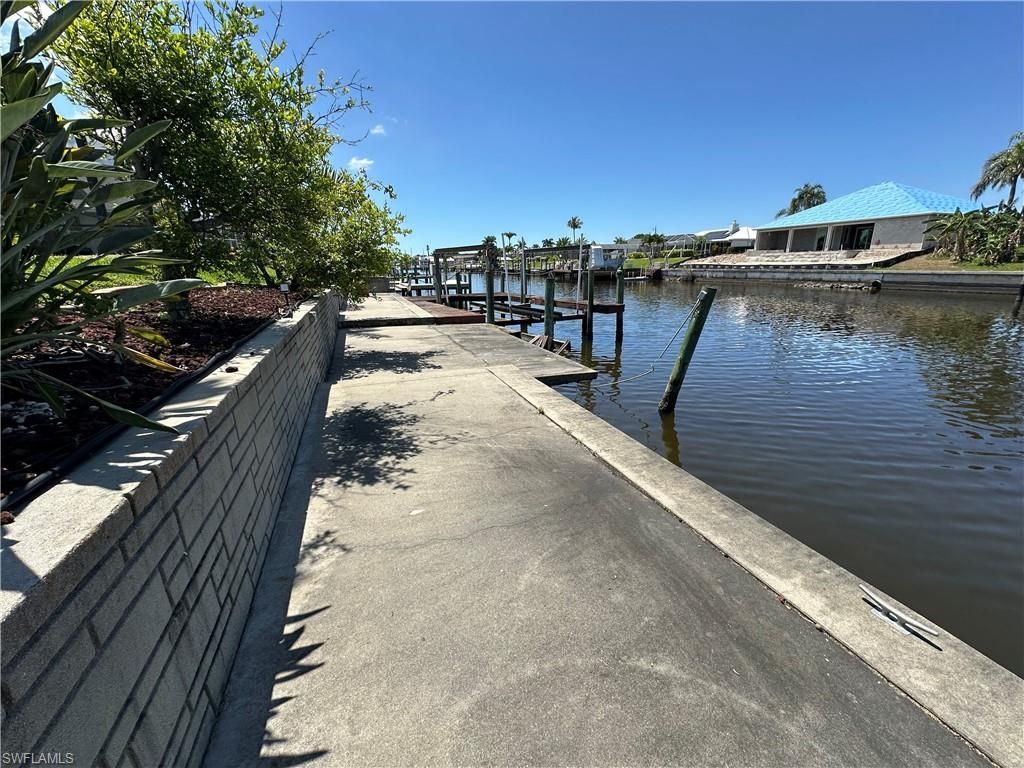 1922 SE 10th Pl , Cape Coral, FL 33990 Photo