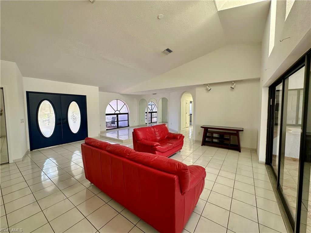 1922 SE 10th Pl , Cape Coral, FL 33990 Photo