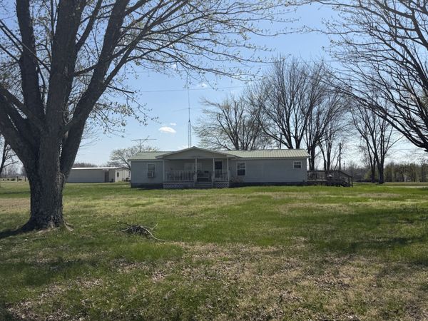 5343 King Robert Ln , Westmoreland, TN 37186