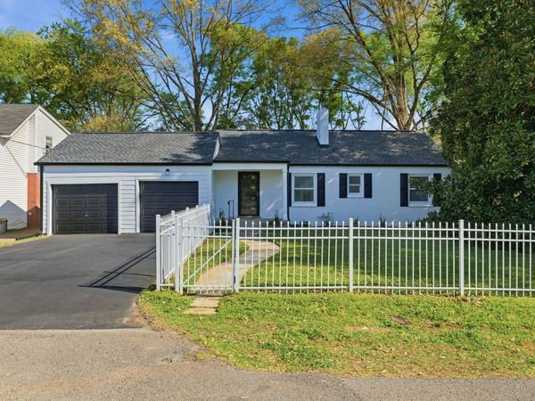 608 Lynn St , Murfreesboro, TN 37129