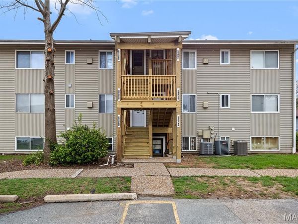 2031 Gascony Parc Drive, Unit 2031, Lake St Louis, MO 63367