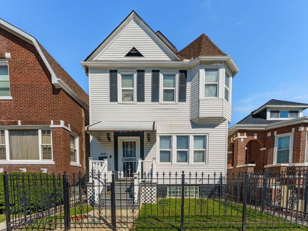 6929 S Oakley Avenue, Chicago, IL 60636