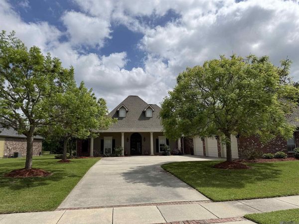 58515 Village Dr, Plaquemine, LA 70764