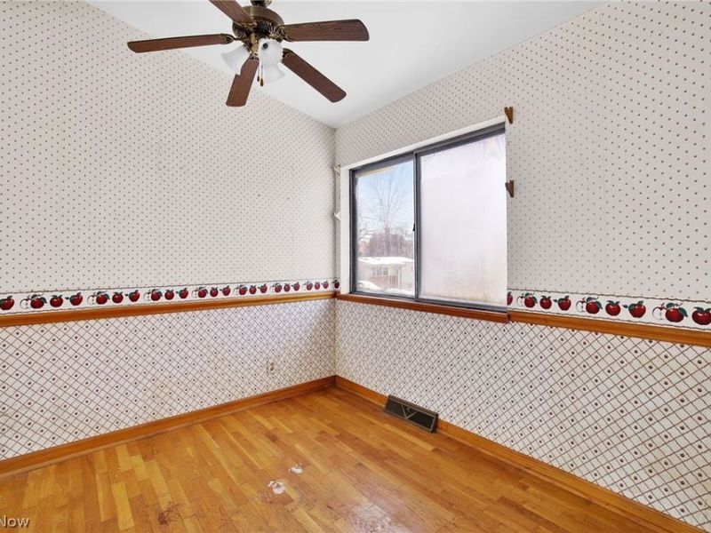 1159 Jeanie J Avenue, Akron, OH 44310 Photo 11