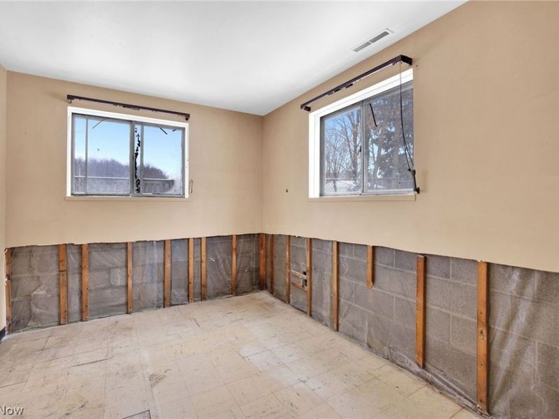 1159 Jeanie J Avenue, Akron, OH 44310 Photo 24