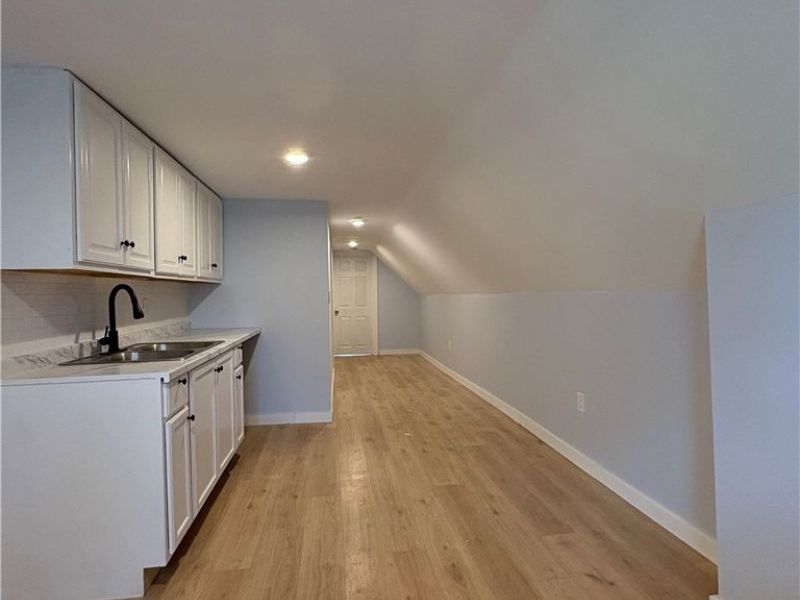 946 E 79th Street, Unit 3, Cleveland, OH 44103 Photo 2