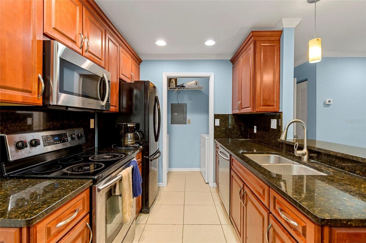 10265 Gandy Boulevard N, Unit 813, Saint Petersburg, FL 33702 Photo