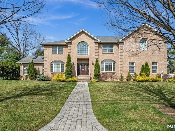 683 Victoria Avenue, PARAMUS, NJ 07652