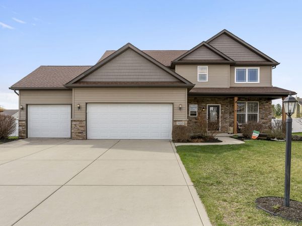 3352 Field Hawk Drive , Valparaiso, IN 46383