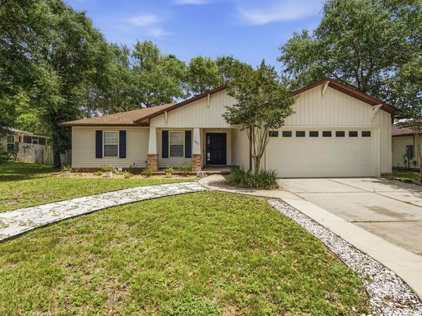 403 Hunters Ridge Road, DeFuniak Springs, FL 32433