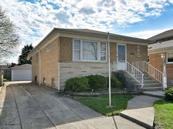 4831 N Oak Park Avenue N, Chicago, IL 60656