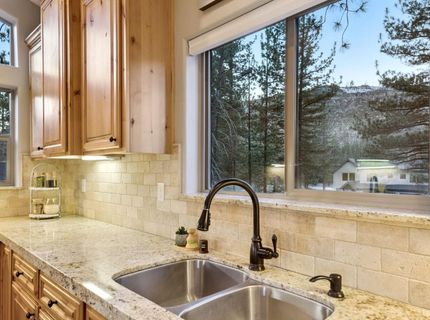 2820 Santa Claus Drive, South Lake Tahoe, CA 96150 Photo