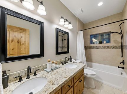 2820 Santa Claus Drive, South Lake Tahoe, CA 96150 Photo