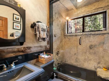 3724 Regina Road, South Lake Tahoe, CA 96150 Photo