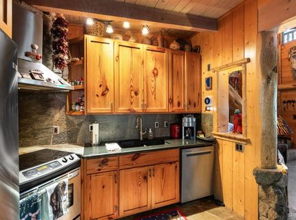 3724 Regina Road, South Lake Tahoe, CA 96150 Photo