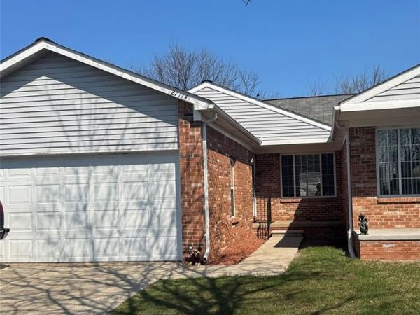 27114 Antonio Drive, Roseville, MI 48066