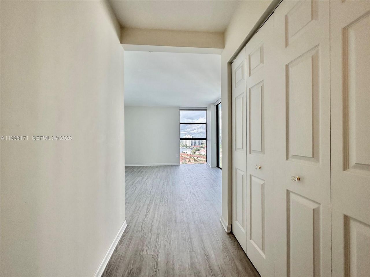 20515 E Country Club Dr , Unit 1642, Aventura, FL 33180 Photo