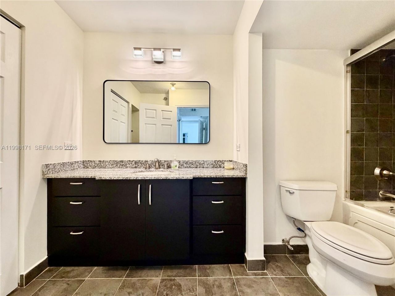 20515 E Country Club Dr , Unit 1642, Aventura, FL 33180 Photo