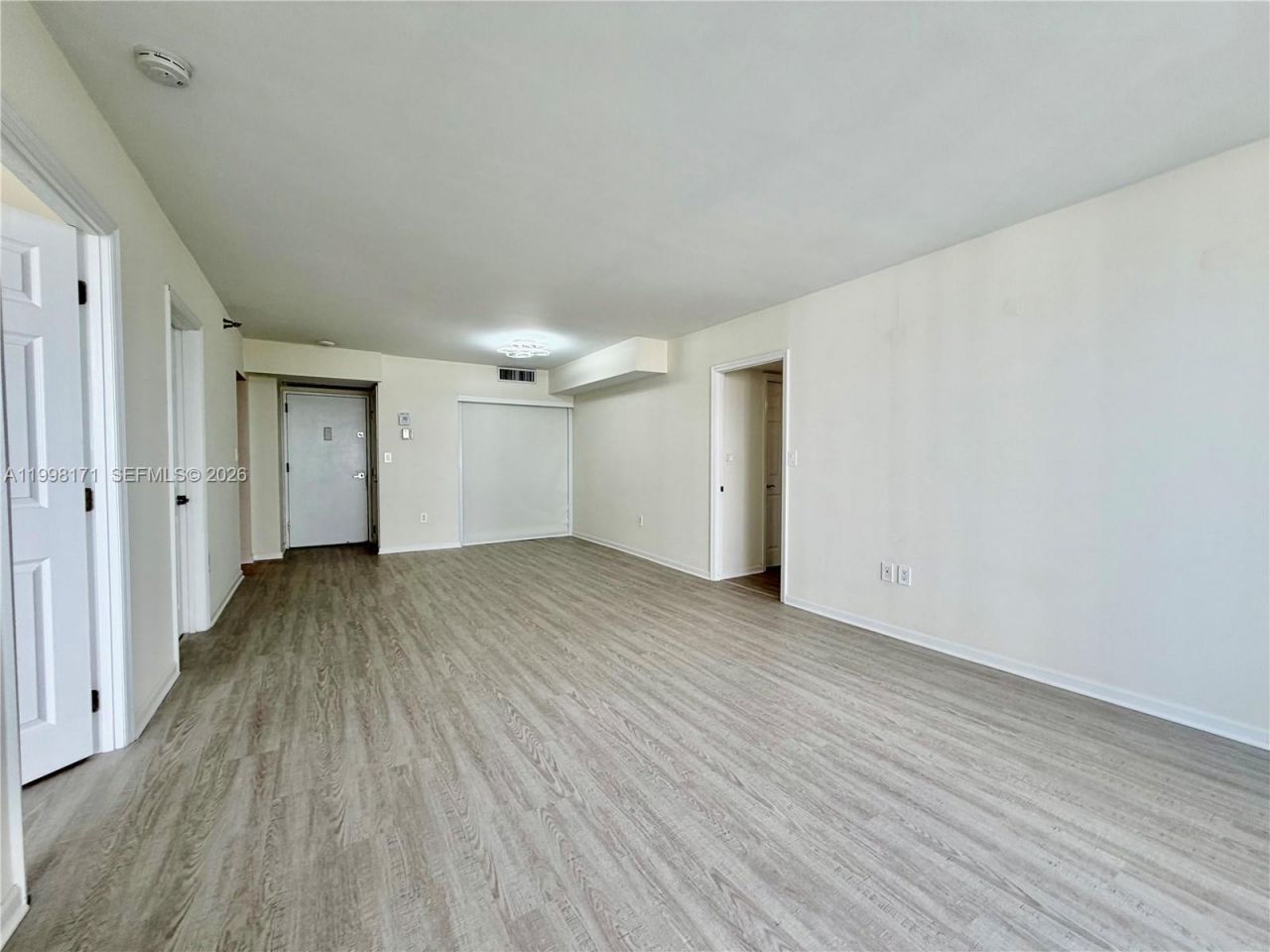 20515 E Country Club Dr , Unit 1642, Aventura, FL 33180 Photo