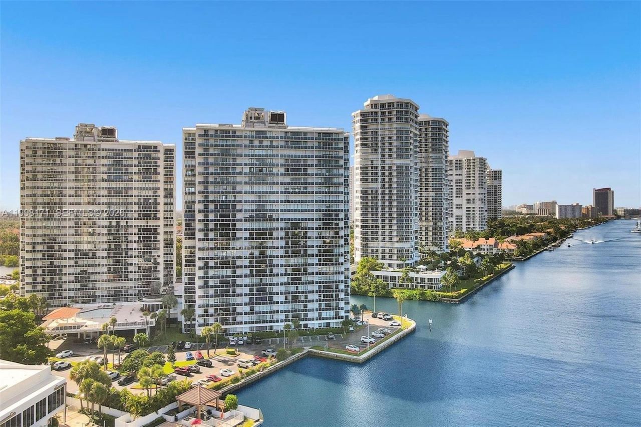 20515 E Country Club Dr , Unit 1642, Aventura, FL 33180 Photo