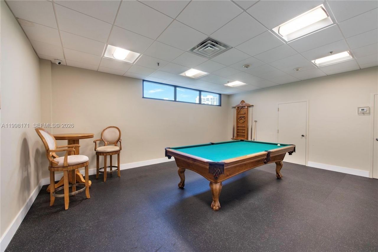 20515 E Country Club Dr , Unit 1642, Aventura, FL 33180 Photo