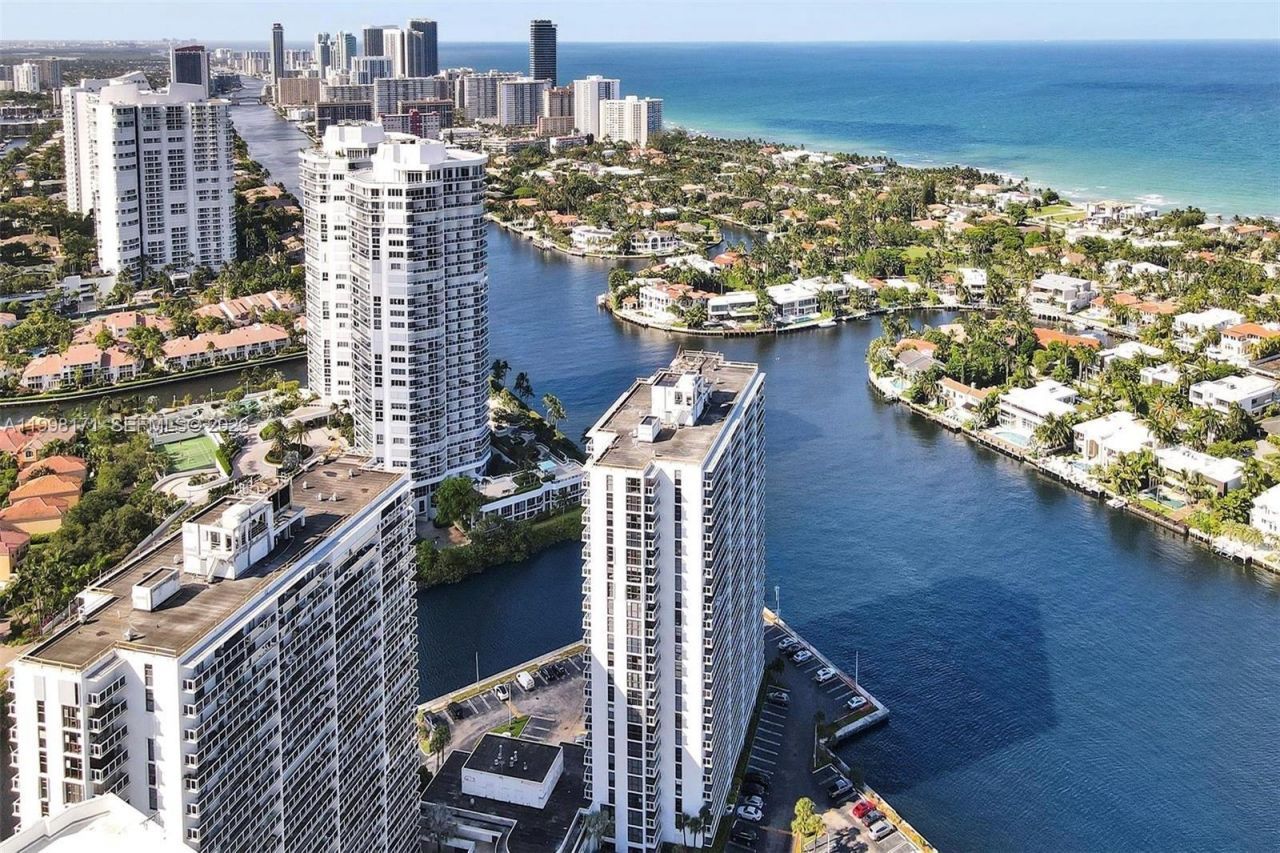 20515 E Country Club Dr , Unit 1642, Aventura, FL 33180 Photo