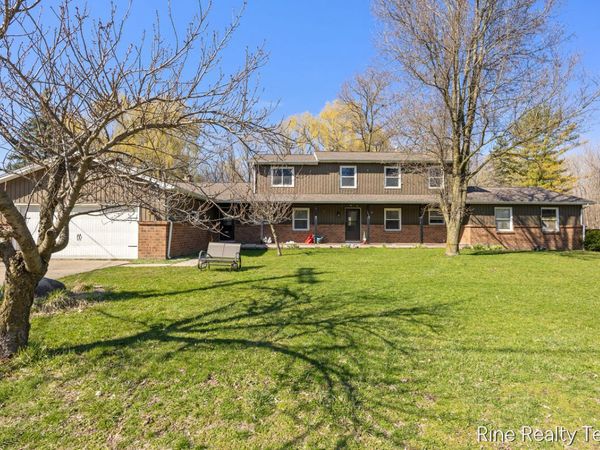 1555 Knapp Street NE, Grand Rapids, MI 49505