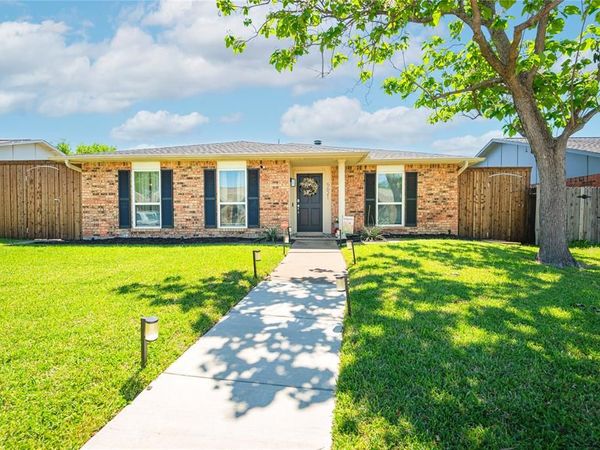 5621 Tucker Street, The Colony, TX 75056