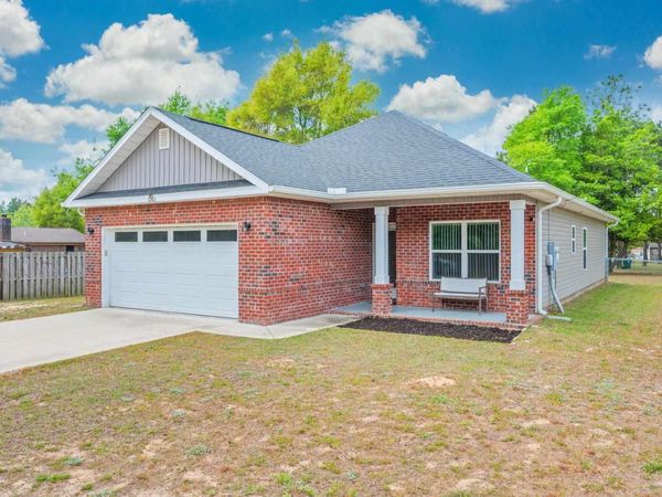 6160 Hayes Dr, Crestview, FL 32539