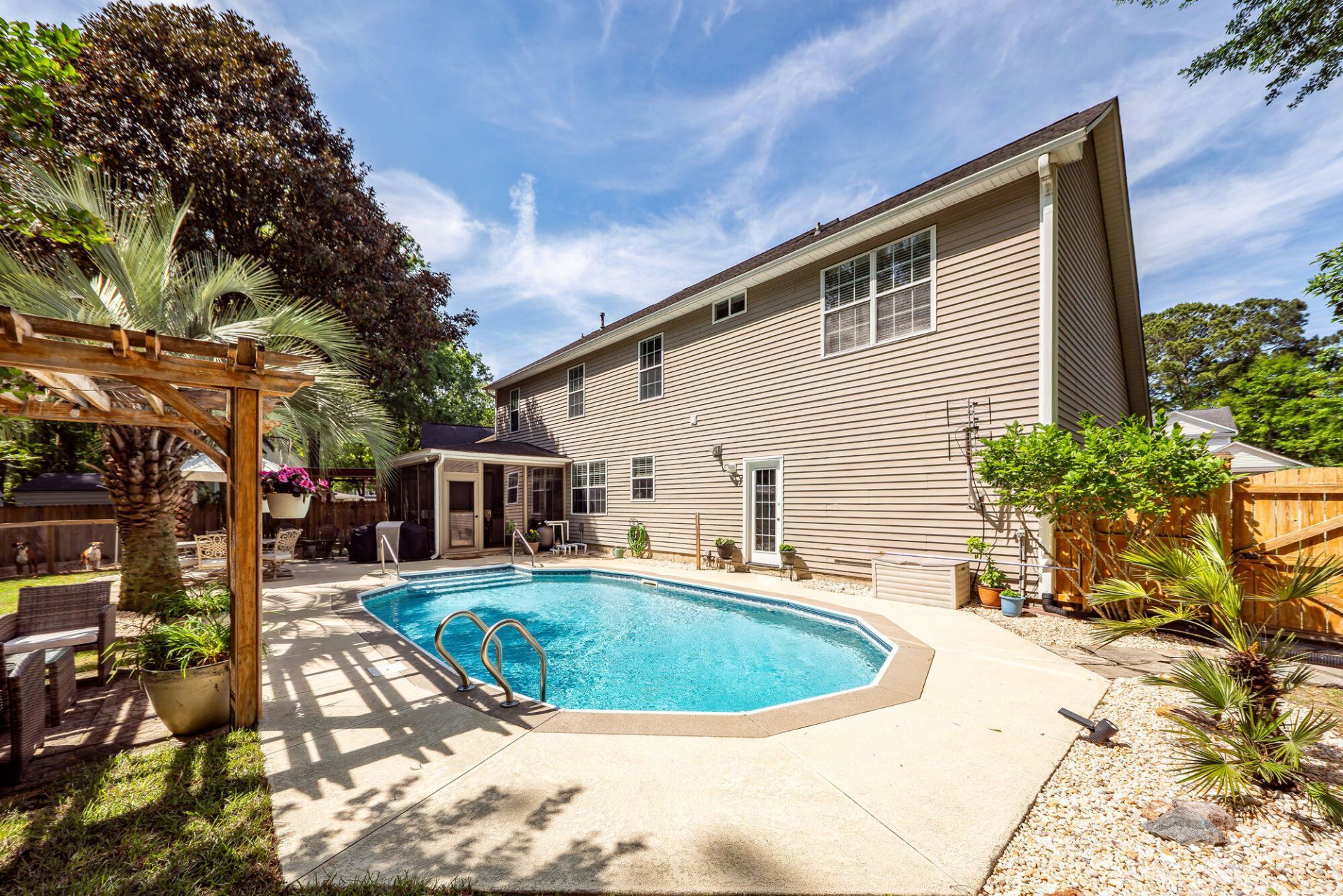 138 Guildford Drive Photo 10