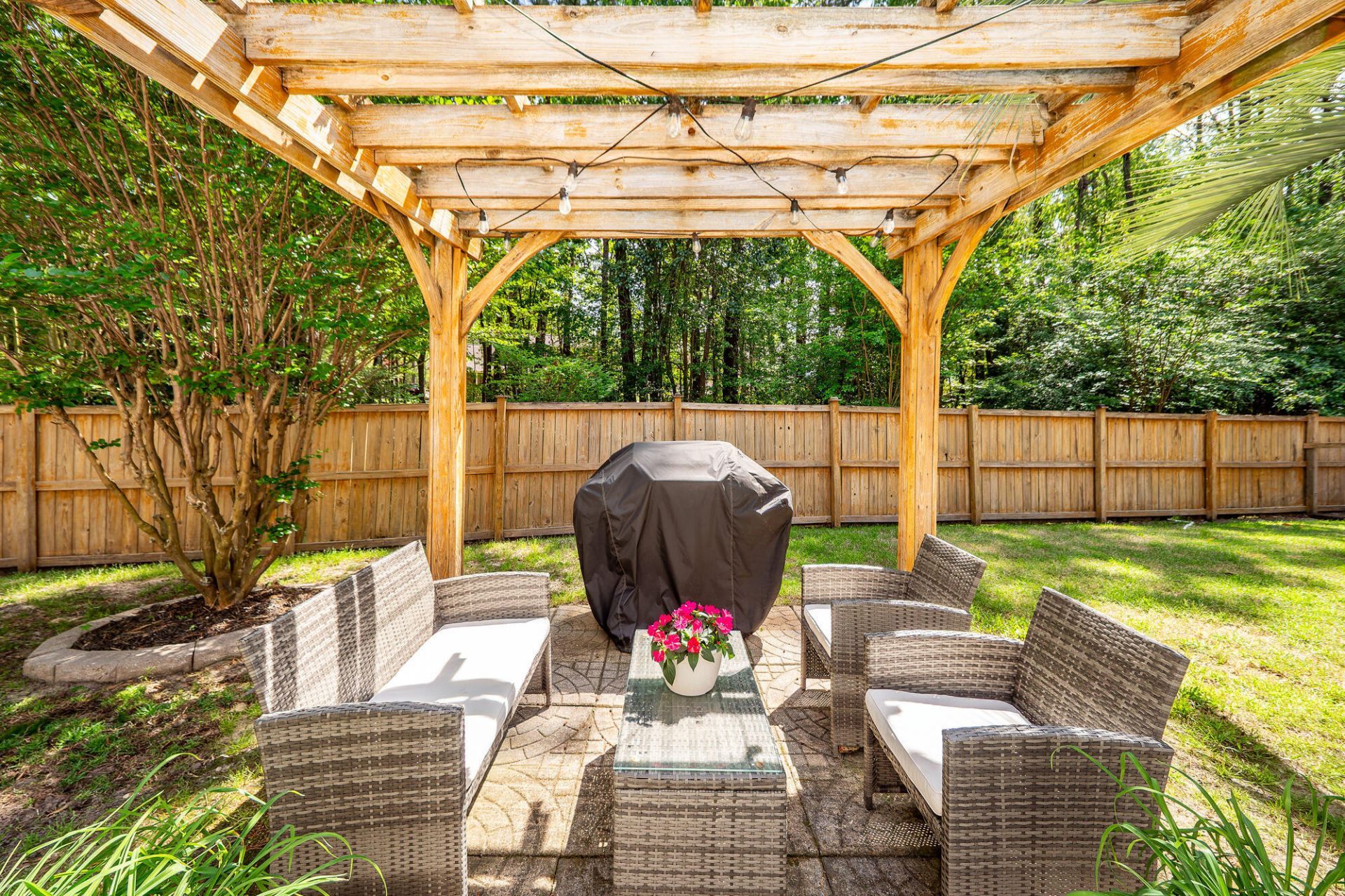 138 Guildford Drive Photo 15