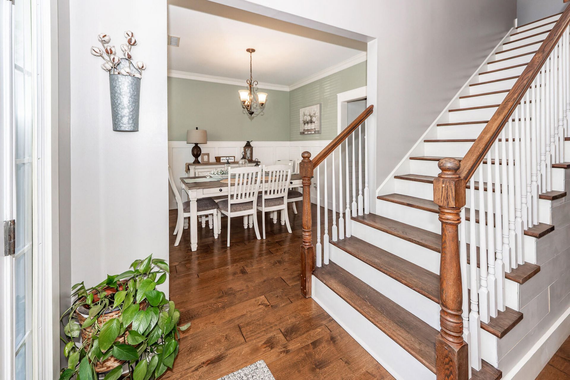 138 Guildford Drive Photo 17