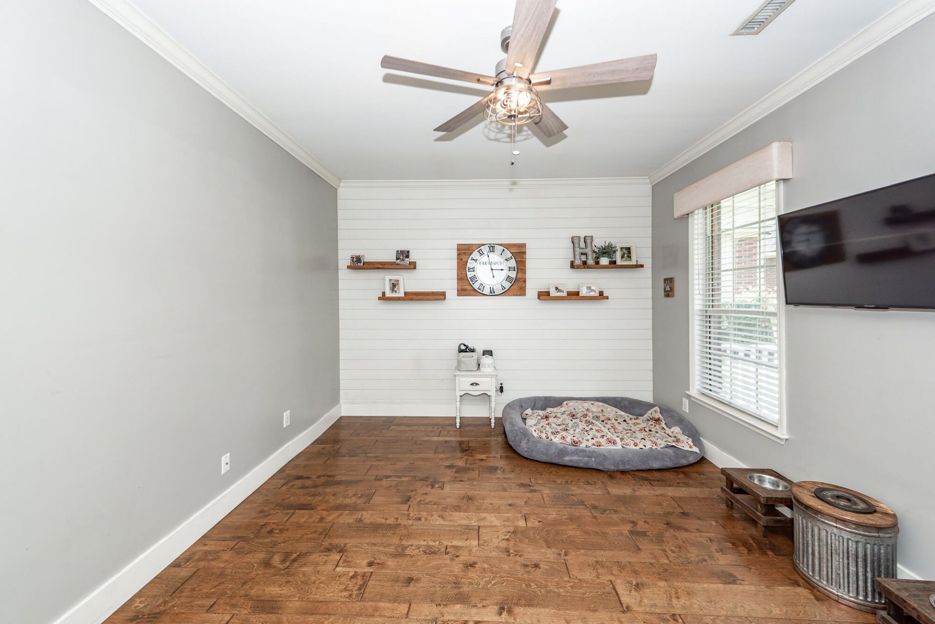 138 Guildford Drive Photo 33