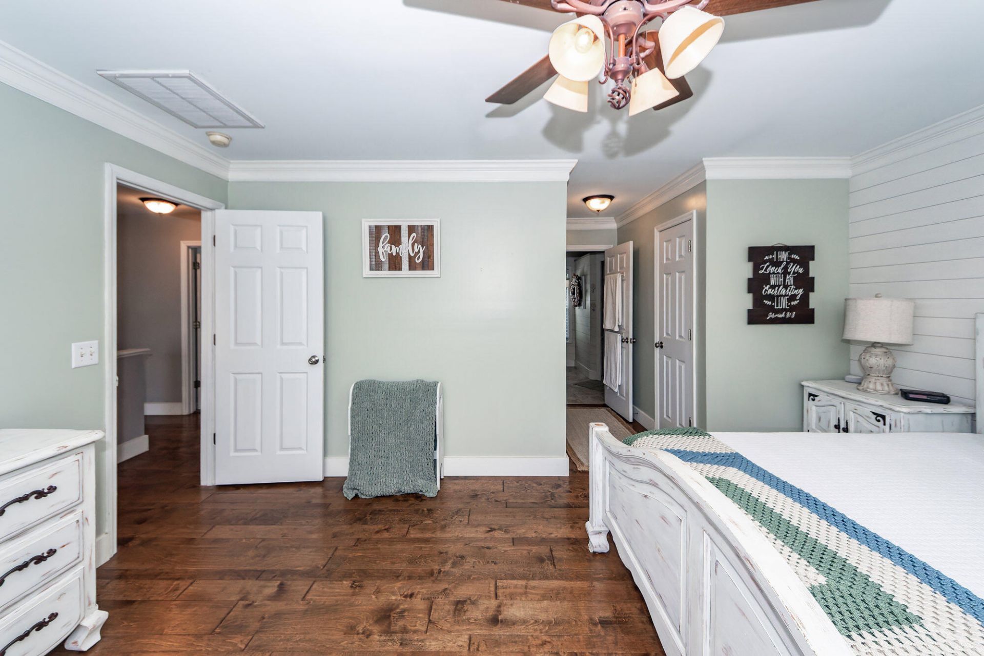 138 Guildford Drive Photo 42