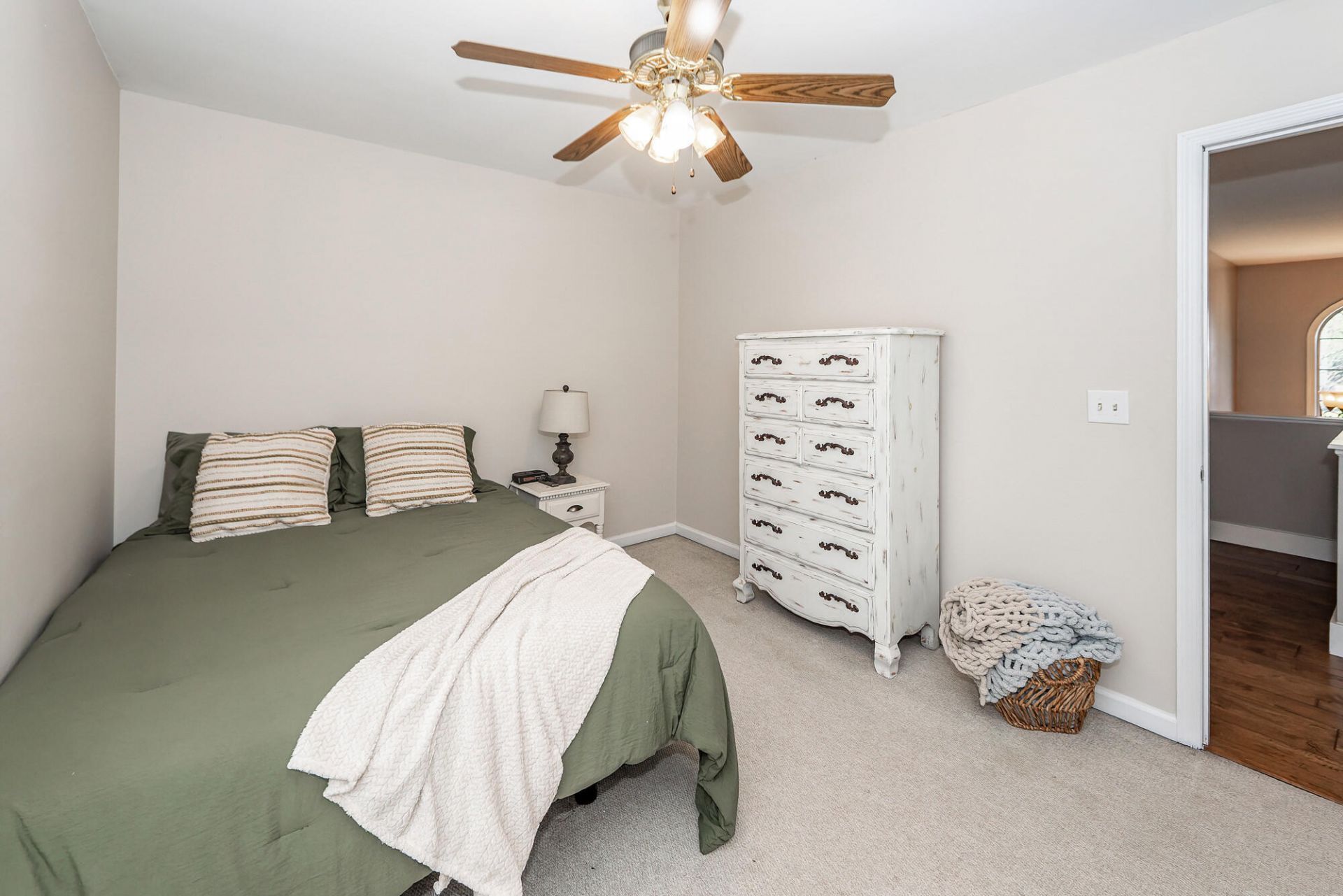 138 Guildford Drive Photo 63