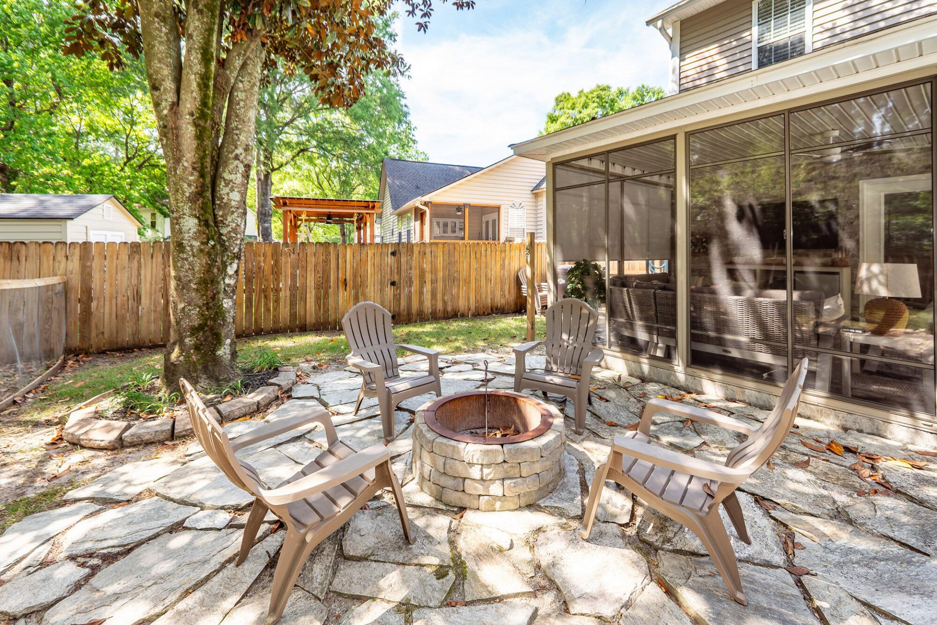 138 Guildford Drive Photo 67