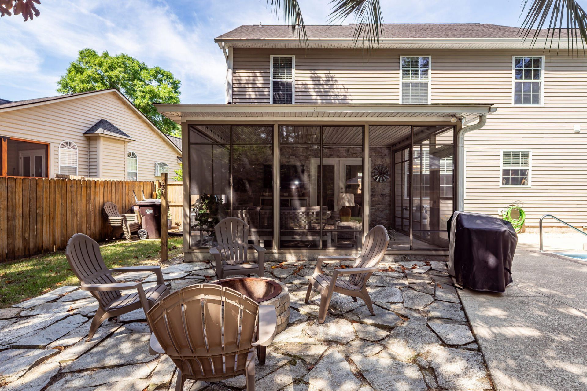 138 Guildford Drive Photo 69