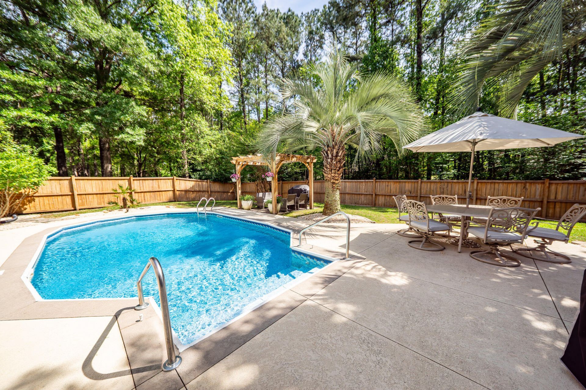 138 Guildford Drive Photo 8