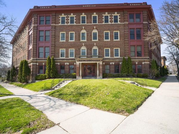 2230 E Bradford AVENUE, Unit G, Milwaukee, WI 53211