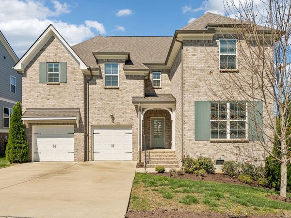 2607 Bramblewood Ln, Thompsons Station, TN 37179