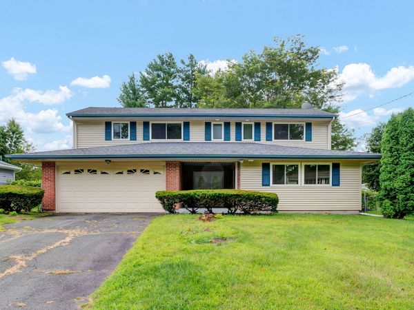 37 West Normandy, West Hartford, CT 06107