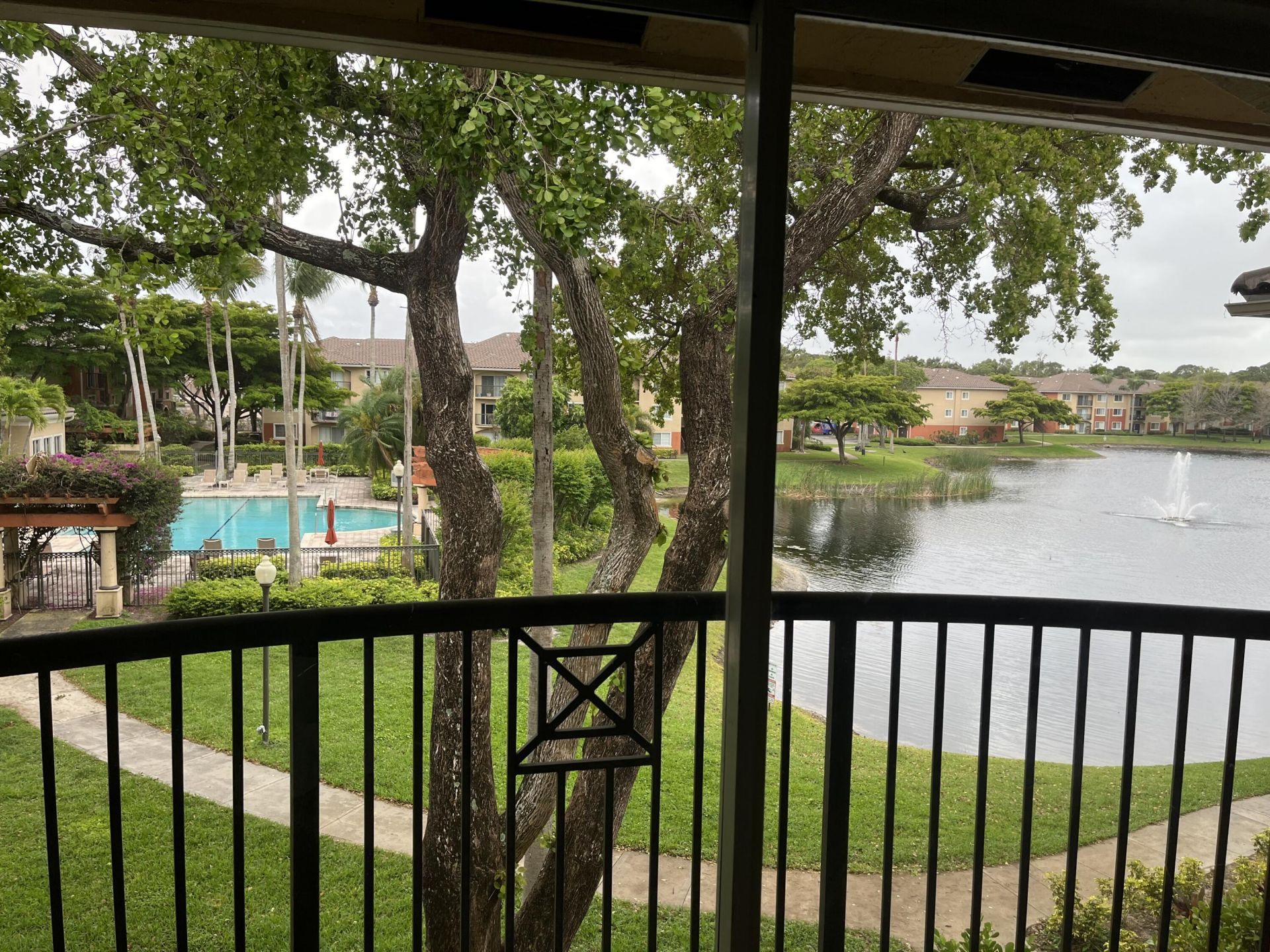 4191 N Haverhill Road, Unit 409, West Palm Beach, FL 33417 Photo