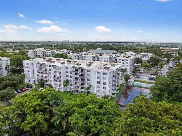 494 NW 165th St Rd, Unit C-601, Miami, FL 33169