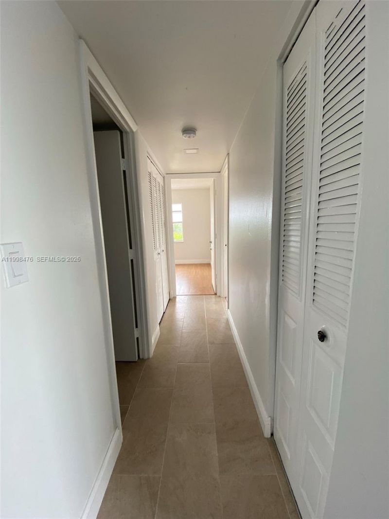 494 NW 165th St Rd, Unit C-601, Miami, FL 33169 Photo
